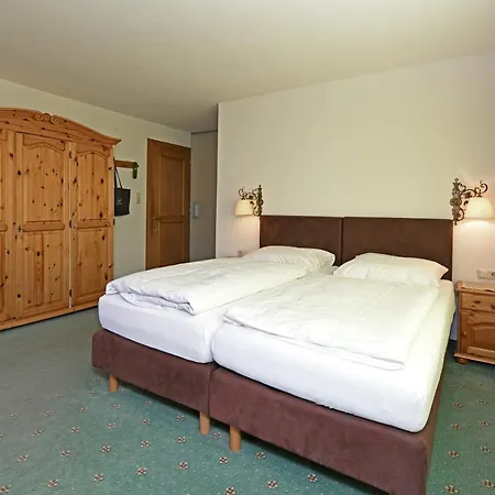 Отель St Hubertus 3*