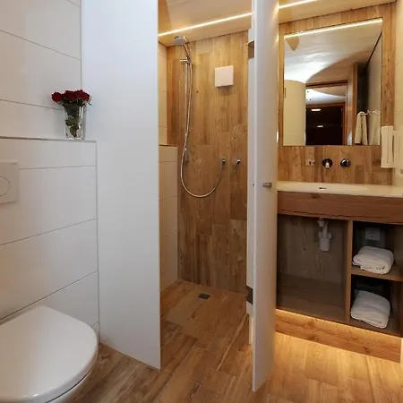 St Hubertus Отель 3*